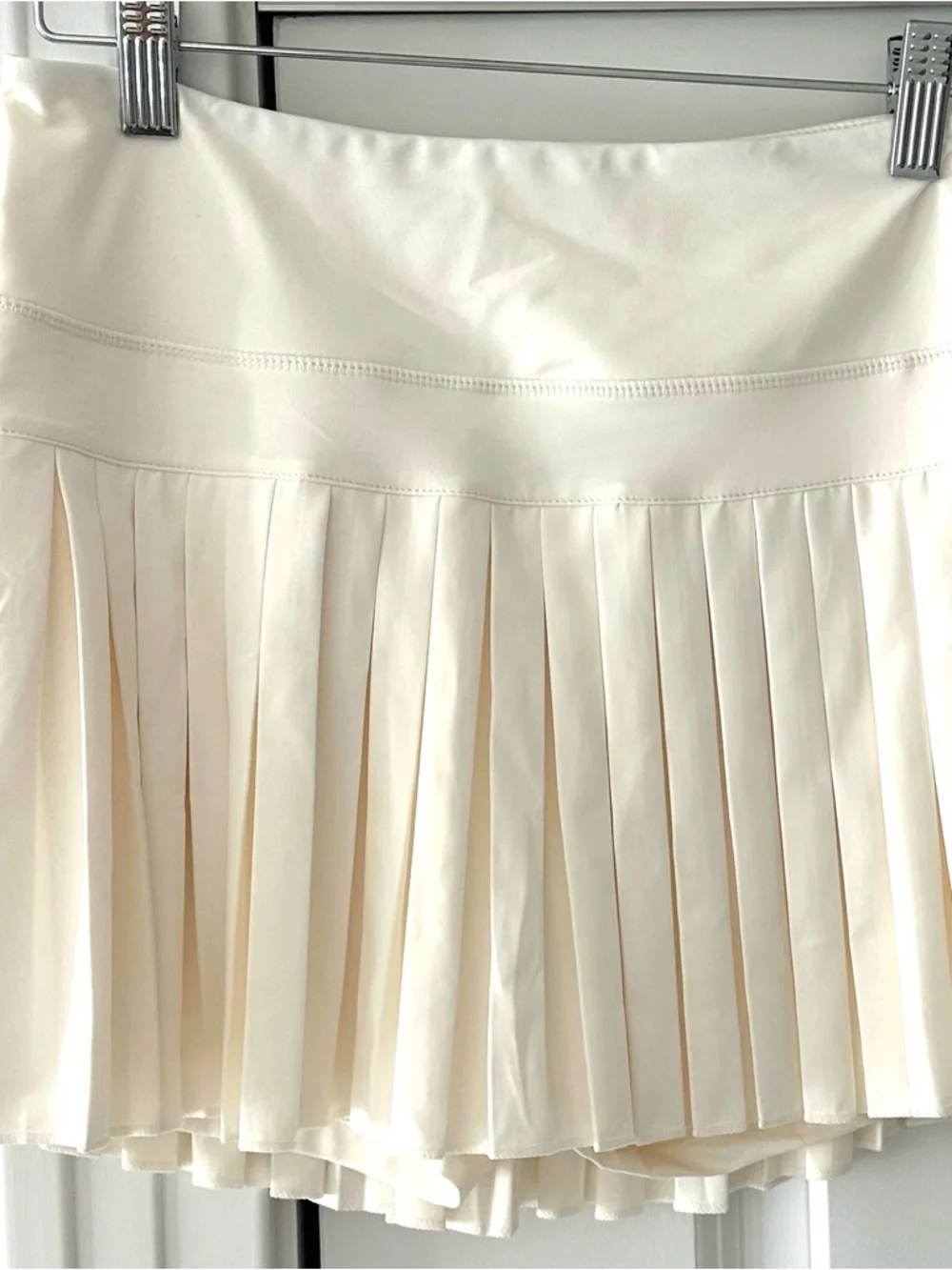 NWT Goldhinge Cannoli Cream Pleated Tennis Athletic Skirt Med - Picture 11 of 15